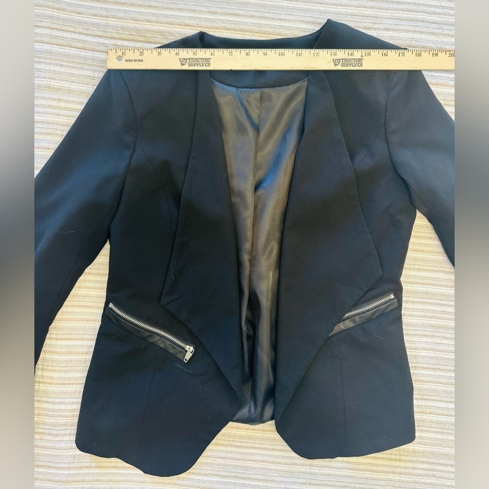 Linea Domani Black Blazer with Waterfall Front and Zipper Details, Size L - Picture 6 of 11